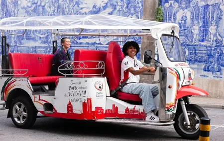 Porto: Tuk tuk vip guided tour - 1.30h