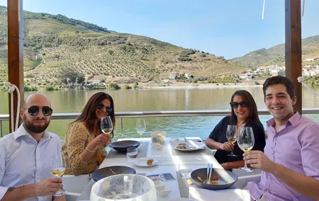 Private Douro Valley Tour with Sommelier, Lunch and Wine Tasting