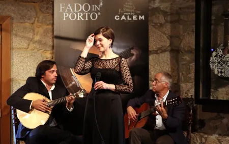 Porto: Cálem Cellar Tour, Live Fado Show and Wine Tasting