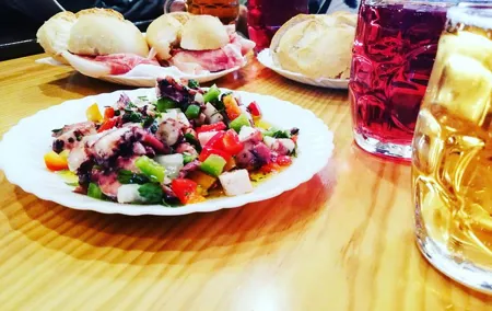 Porto Tapas and Vinho Verde Tour