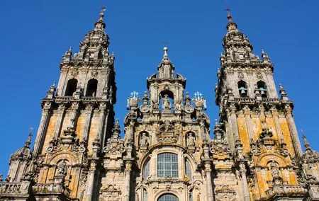 Porto: Santiago de Compostela and Valença do Minho Day Trip