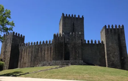 Braga and Guimarães Historical and Cultural Tour from Porto