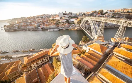 Half Day City Tour with Six Bridges Cruise and Wine Tasting