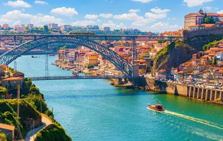 Private transfer between Porto and Lisbon - up to 5 stops