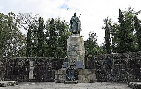 From Porto: Visit Guimarães & Braga with Lunch