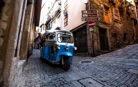 Porto Half-Day Private Tour with Tuk Tuk and Lunch