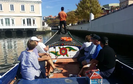 The Little Venice of Portugal: Aveiro Small Group Tour with Typical Boat Ride