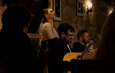 1-hour Intimate Fado Concert in a Typical Venue