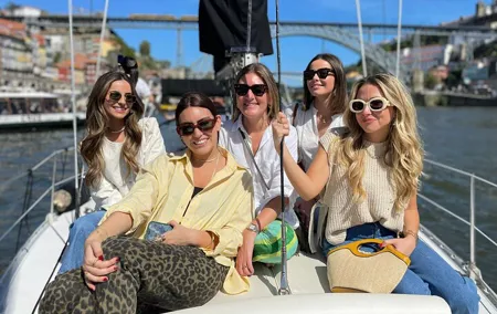Charming tour of the Douro on a shared sailboat for up to 8 people
