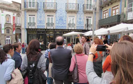 Walking Tour - History of Tiles in Porto