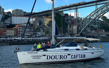 Porto: Cruzeiro privado rio douro até 8 pessoas com wine tasting