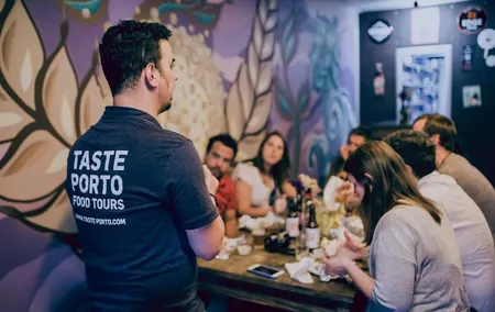 Craft Beer & Food Tour in Porto