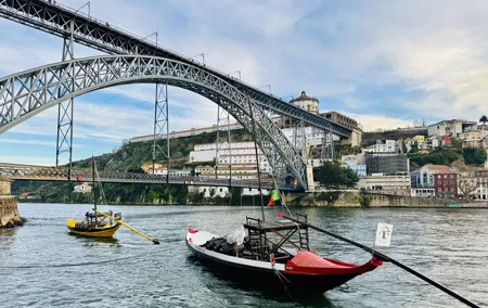 Porto "Old Town" Walking Tour with river cruise (Small-groups)