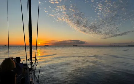 Charming sunset in the Douro on an exclusive sailboat for up to 8 people