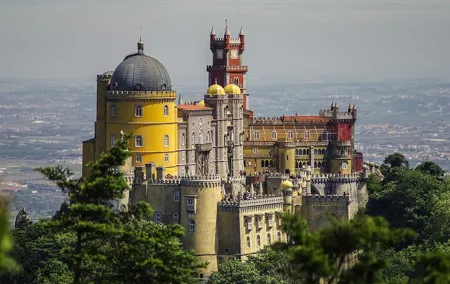 Private Sightseeing Transfer from Porto To Sintra With 2 Stops
