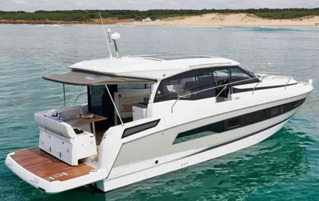 Douro Tour on a Private Yacht in Porto