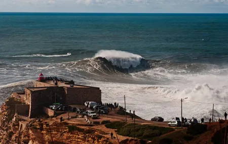 Private Tour to Nazaré and Alcobaça, giant waves and a monastery