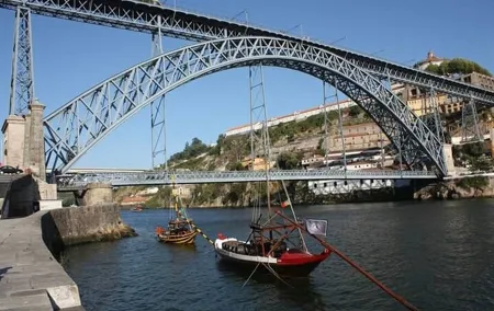 Porto, unveiling the city | walking tour | city gems