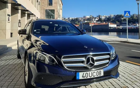 Porto to/from Lisbon private transfer with cities stops