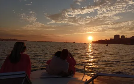 Private Boat Tour 1h30m with Sunset option, group price up to 6px