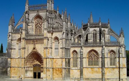 Private Tour through Tomar, Fátima, and Batalha historical sites