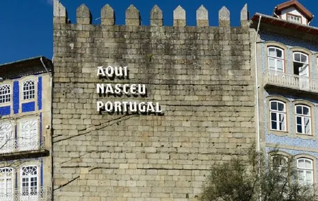 Guimarães & Braga Port Private Tour with Lunch and Green Wine