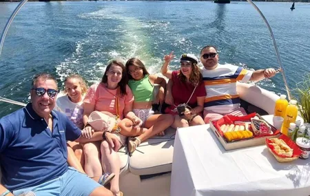 Private Tour in Douro, with tasting,on a Yacht for up to 5 People