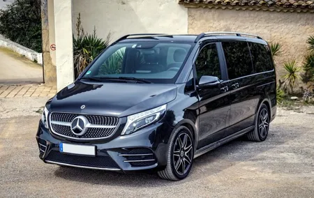 Arrival Transfer: Porto Airport OPO to Porto in Luxury Van