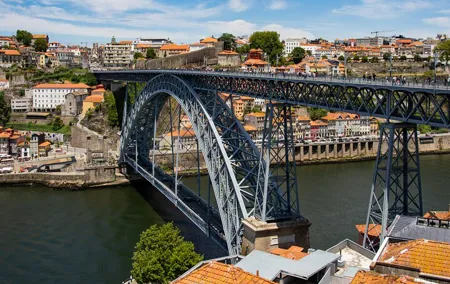 Private Walking Guided Tour to Center of Porto and Gaia