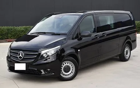Minivan Departure Transfer from Porto City to Porto Airport OPO
