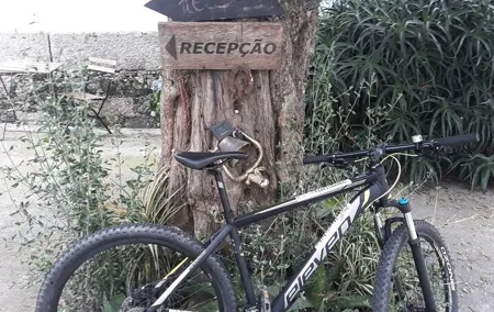 Rent mountain bike for bike path old railway to Famalicão