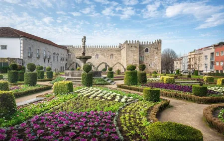 Birth DE Portugal : Tour Porto - Braga/ Guimarães - Mid/Day