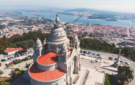 Valença, Ponte de Lima & Viana do Castelo: Private Tour from Porto