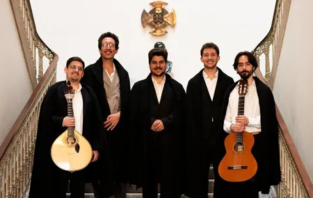 Special Students and Serenade Fado in Porto Downtown