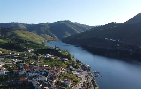 Full-Day Tour of Quintas do Douro with lunch included
