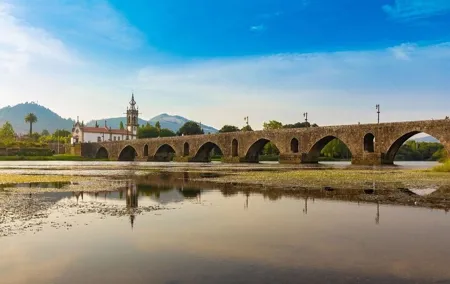 Private Tour: Minho Day Trip from Porto Including Lunch