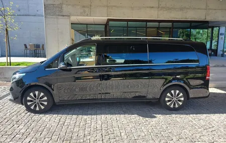 Private Airport Transfer from Porto to Guimarães