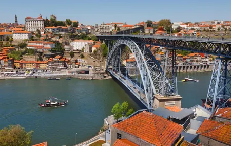 Private transfer from Lisbon Hotel to Oporto with stop in Fatima