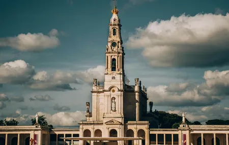 Fatima, Nazare and Obidos Day Tour from Porto + Free Photoshoot