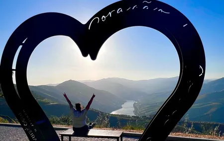 Douro valley private historic tour with Vineyard Lunch
