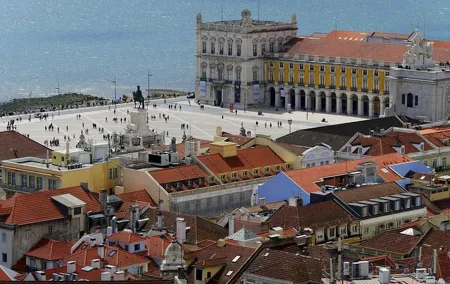 Private full day tour to Lisbon from Oporto with Hotel pick up