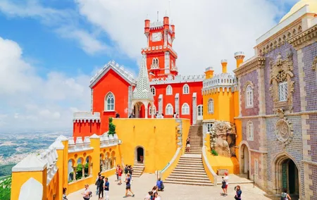 Half-Day Sintra and Pena Palace Tour from Lisbon with Small-Group