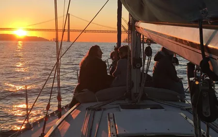 Lisbon Sunset Sailing Tour with White or Rosé Wine and Snacks