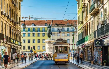 Lisbon Private Driver and Customizable Tour