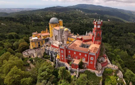 Sintra-Cascais-Pena Palace 8-People Small Group Tour from Lisbon
