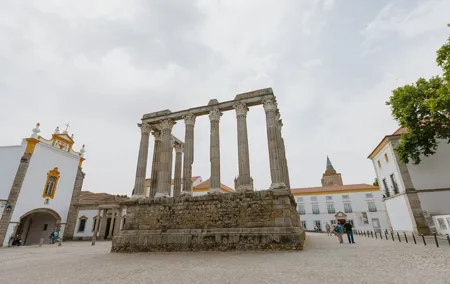 Évora and Monsaraz with Alentejo Wine Tasting from Lisbon