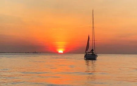 Lisbon Private Luxury Boat Tour with Welcome Drink