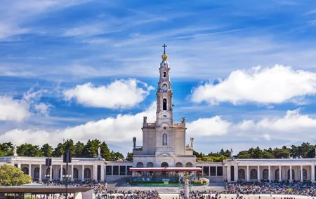 Fátima, Batalha, Nazaré and Óbidos Private Tour