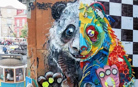 Lisbon Street Art - Private Guided Tour in a Electric Tuk Tuk