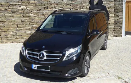 Private Transport Lisbon - Porto or Porto - Lisbon with 3 Stops